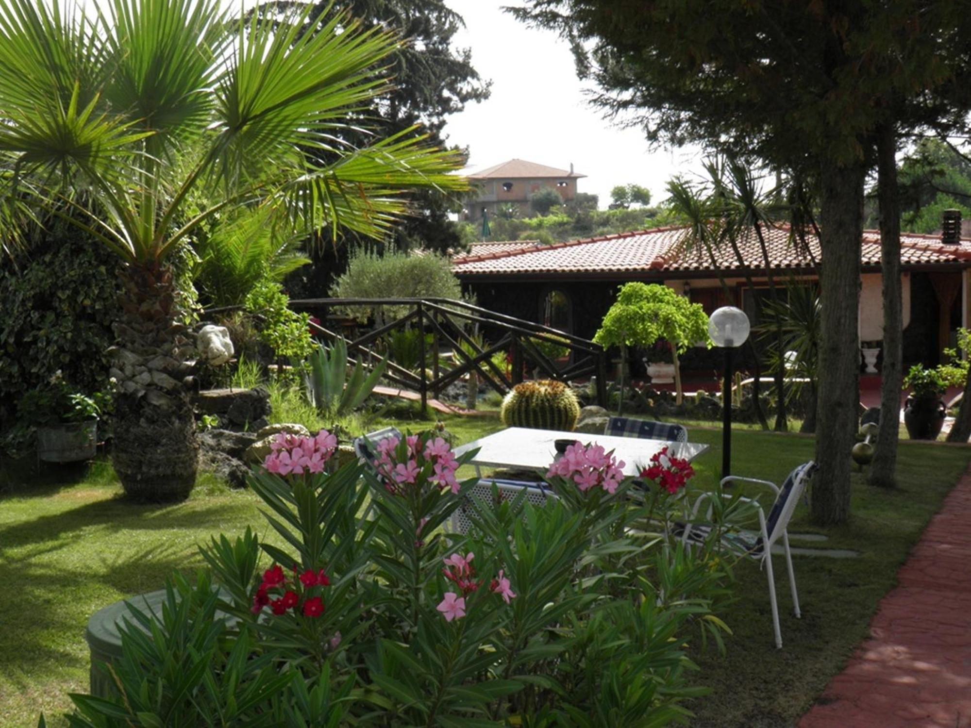 Bed and Breakfast Parco Delle Tre Fontane Nicolosi Exterior foto